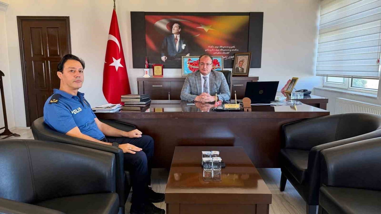 AFYONKARAHİSAR’IN BOLVADİN İLÇESİNE ATANAN VE GÖREVİNE BAŞLAYAN İLÇE EMNİYET MÜDÜRÜ TAYYAR ARIKAN...