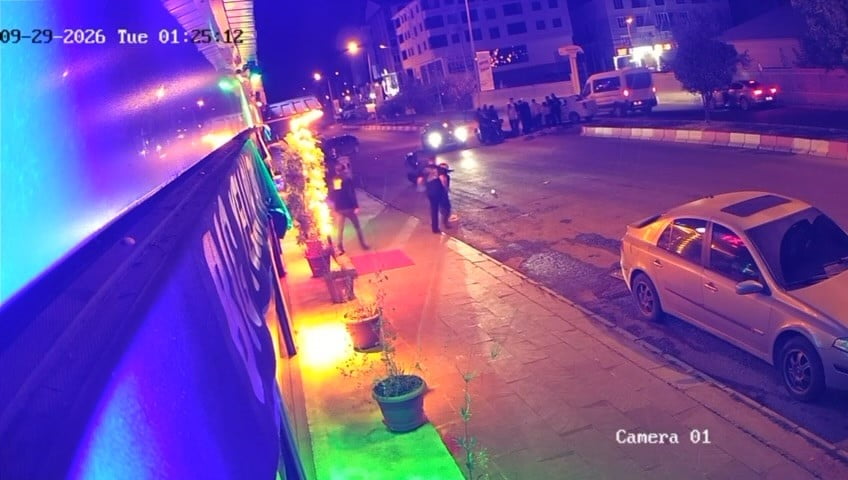 AĞRI'DA OTOMOBİL İLE İKİ MOTOSİKLETİN ÇARPIŞMASI SONUCU MEYDANA GELEN TRAFİK KAZASINDA 2 KİŞİ...