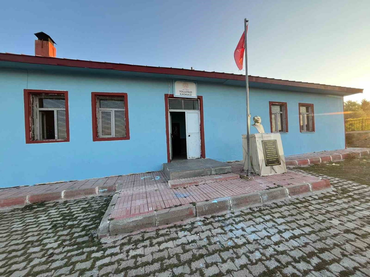 AĞRI’DA YENİ EĞİTİM ÖĞRETİM YILI ÖNCESİNDE 158 OKULUN BAKIM, ONARIM, BOYA VE ÇEVRE DÜZENLEME...