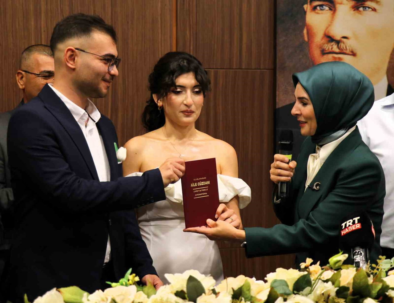 AİLE VE SOSYAL HİZMETLER BAKANI MAHİNUR ÖZDEMİR GÖKTAŞ, DENİZLİ'DE AİLE VE GENÇLİK FONU KAPSAMINDA...