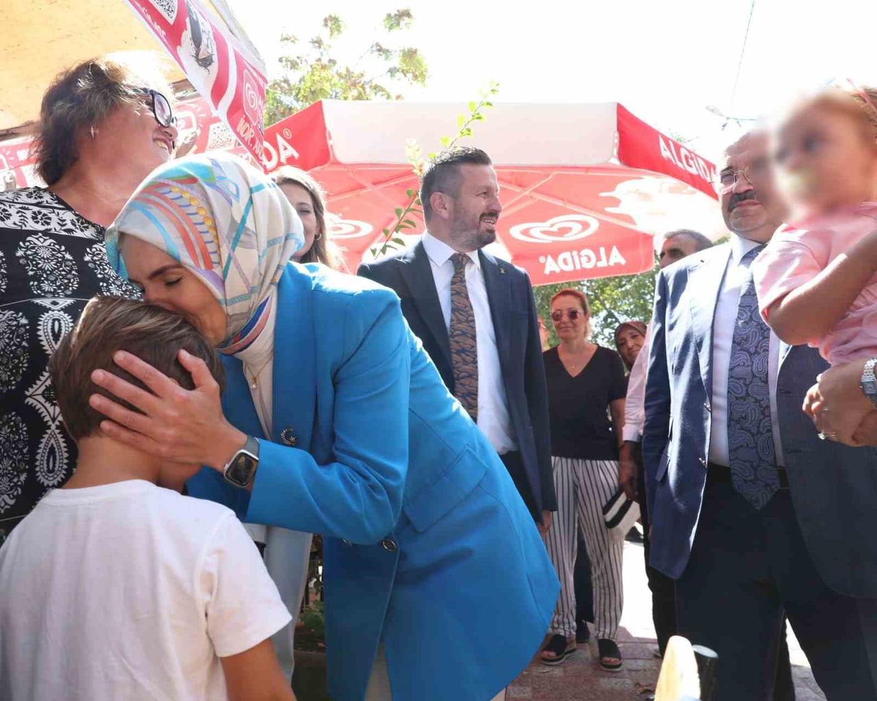 AİLE VE SOSYAL HİZMETLER BAKANI MAHİNUR ÖZDEMİR GÖKTAŞ, KORUNMA ALTINDA YETİŞEN GENÇLER VE...