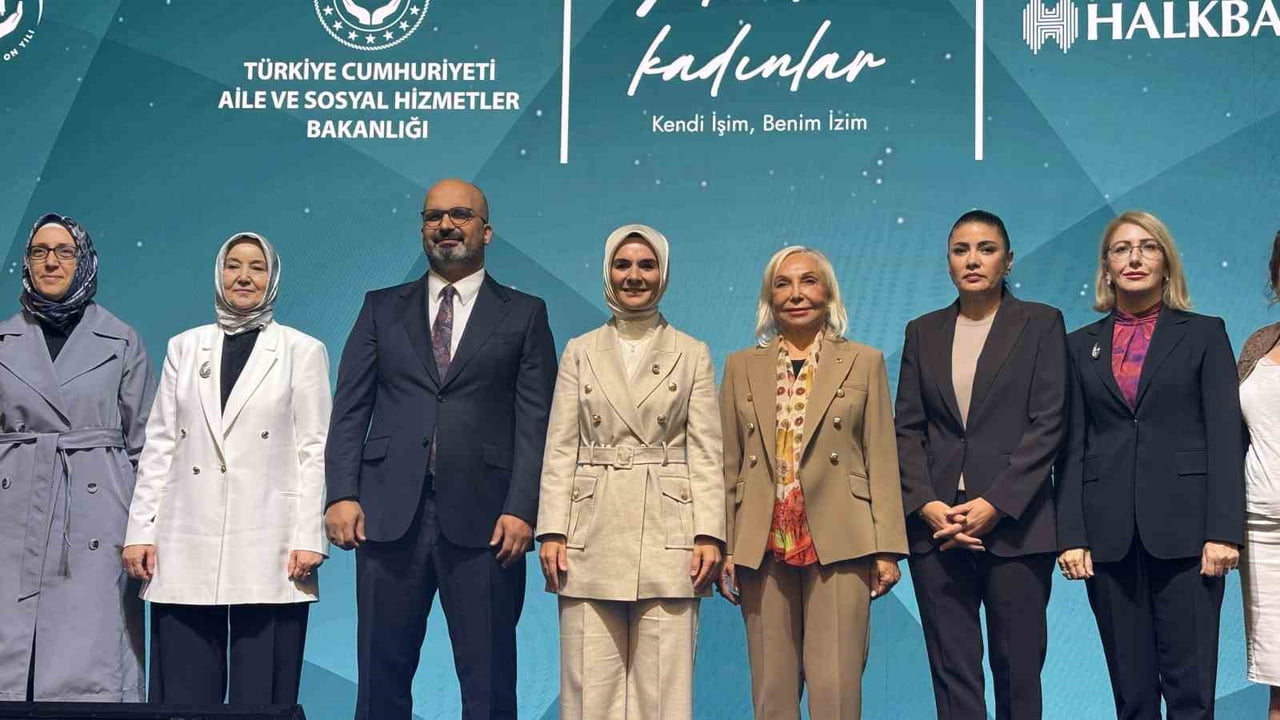 AİLE VE SOSYAL HİZMETLER BAKANLIĞI İLE HALKBANK İŞ BİRLİĞİNDE YÜRÜTÜLEN "YÜKSELEN KADINLAR: KENDİ...