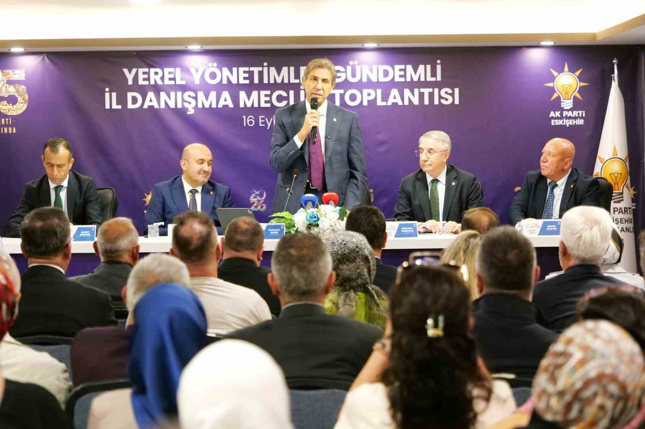 AK PARTİ ESKİŞEHİR İL BAŞKANLIĞI’NDA, AK PARTİ GENEL BAŞKAN YARDIMCISI VE YEREL YÖNETİMLER BAŞKANI...