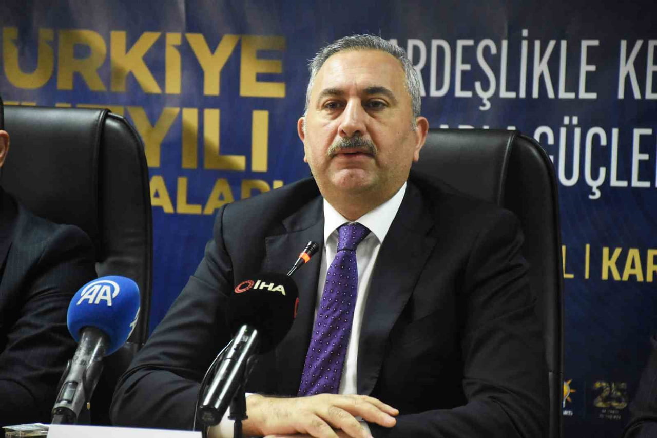 AK PARTİ GRUP BAŞKANVEKİLİ ABDULHAMİT GÜL, PARTİSİNİN İL BAŞKANLIĞI'NI ZİYARETİNDE...