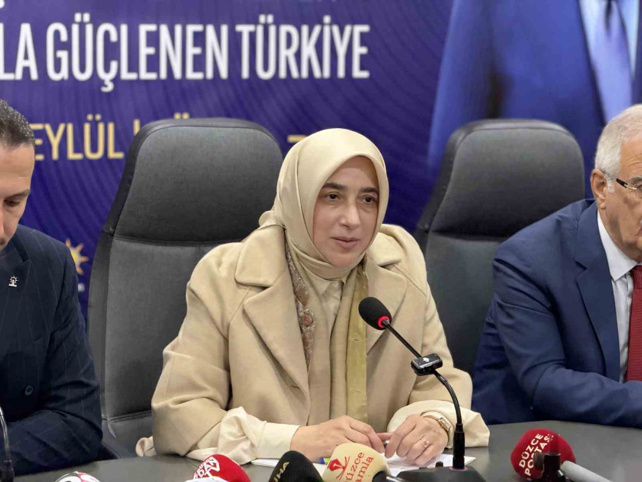 AK PARTİ GRUP BAŞKANVEKİLİ ÖZLEM ZENGİN, KAMUOYUNUN GÜNDEMİNDEKİ KONUYA İLİŞKİN HUKUKİ VE İDARİ...