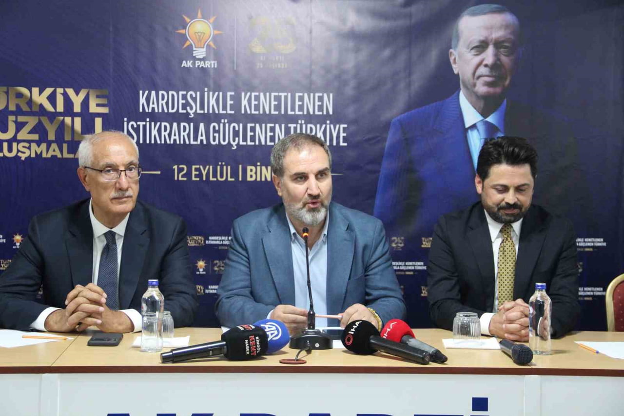 AK PARTİ İL BAŞKANI YILMAZ SEVEN (SAĞDA), AK PARTİ GENEL BAŞKAN YARDIMCISI MUSTAFA ŞEN(ORTADA), AK...