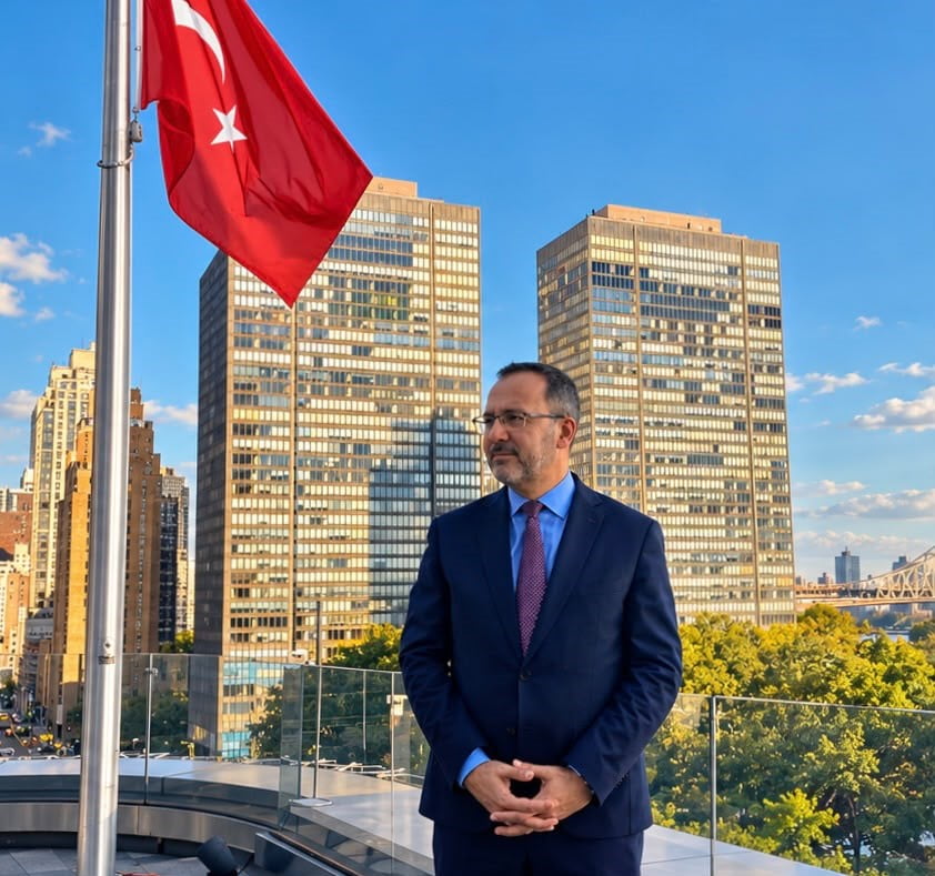 AK PARTİ İZMİR MİLLETVEKİLİ VE TÜRKİYE-ABD PARLAMENTOLAR ARASI DOSTLUK GRUBU BAŞKANI DR. MEHMET...