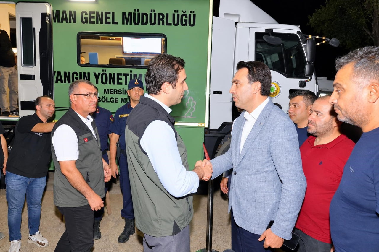 AK PARTİ MERSİN İL BAŞKANI ADEM ALDEMİR, BOZYAZI İLÇESİNDE ÇIKAN ORMAN YANGINININ SÜRDÜĞÜ BÖLGEDE...
