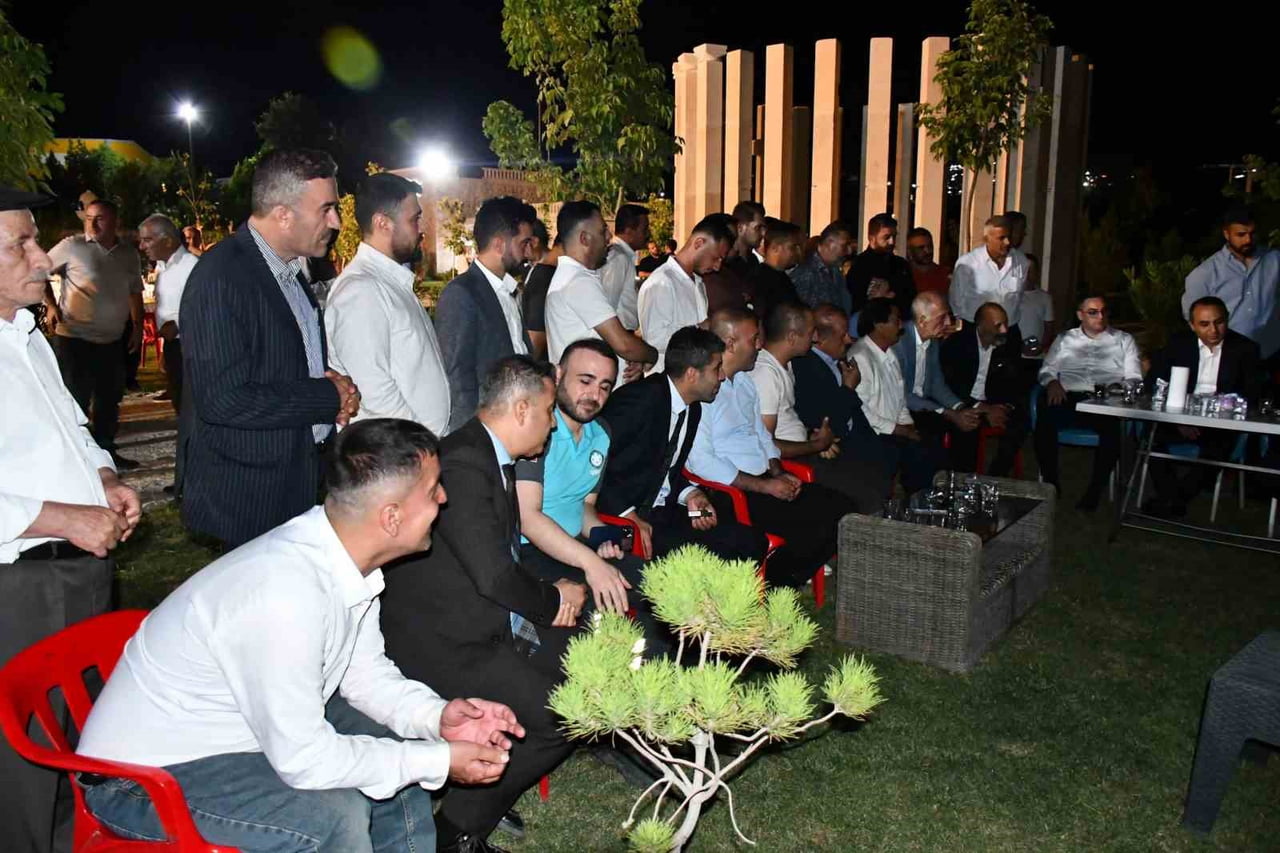 AK PARTİ ŞIRNAK MİLLETVEKİLİ ARSLAN TATAR, SİLOPİ İLÇESİNDE MAHALLE VE KÖY MUHTARLARIYLA BİR ARAYA...