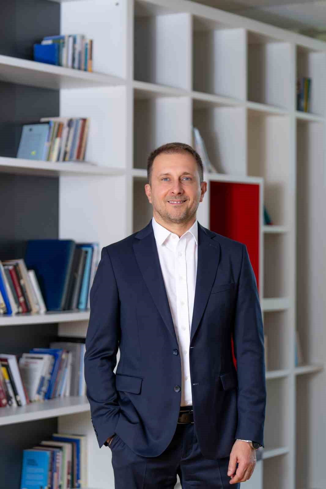 AKBANK TEKNOLOJİ GENEL MÜDÜR YARDIMCISI GÖKHAN GÖKÇAY