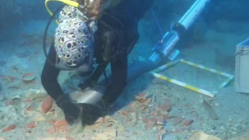 Akdeniz’den 2100 yıllık sofra takımı çıktı