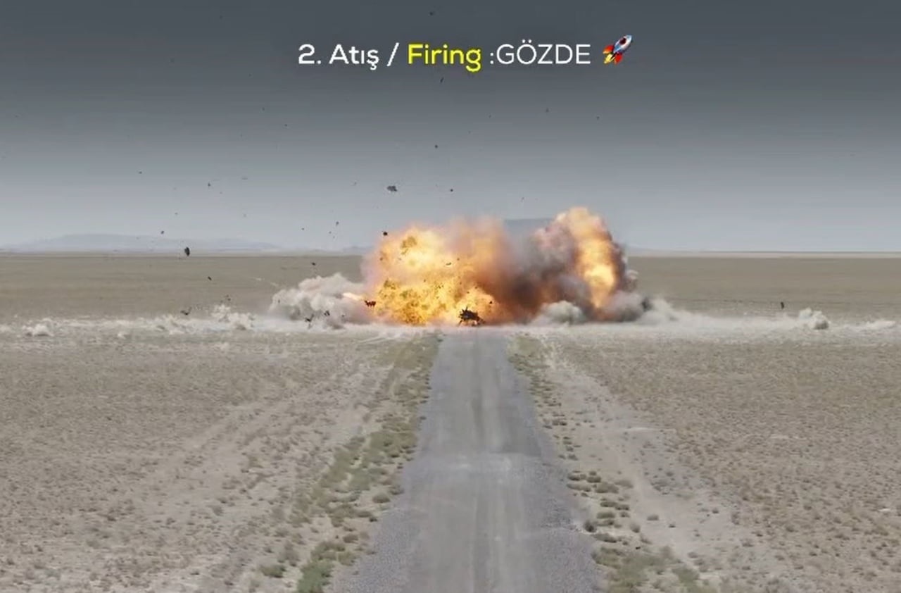 AKINCI TAARRUZİ İNSANSIZ HAVA ARACI (TİHA), LGK-82 LAZER GÜDÜM KİTİ VE GÖZDE GÜDÜM KİTİ İLE HEDEFİ...