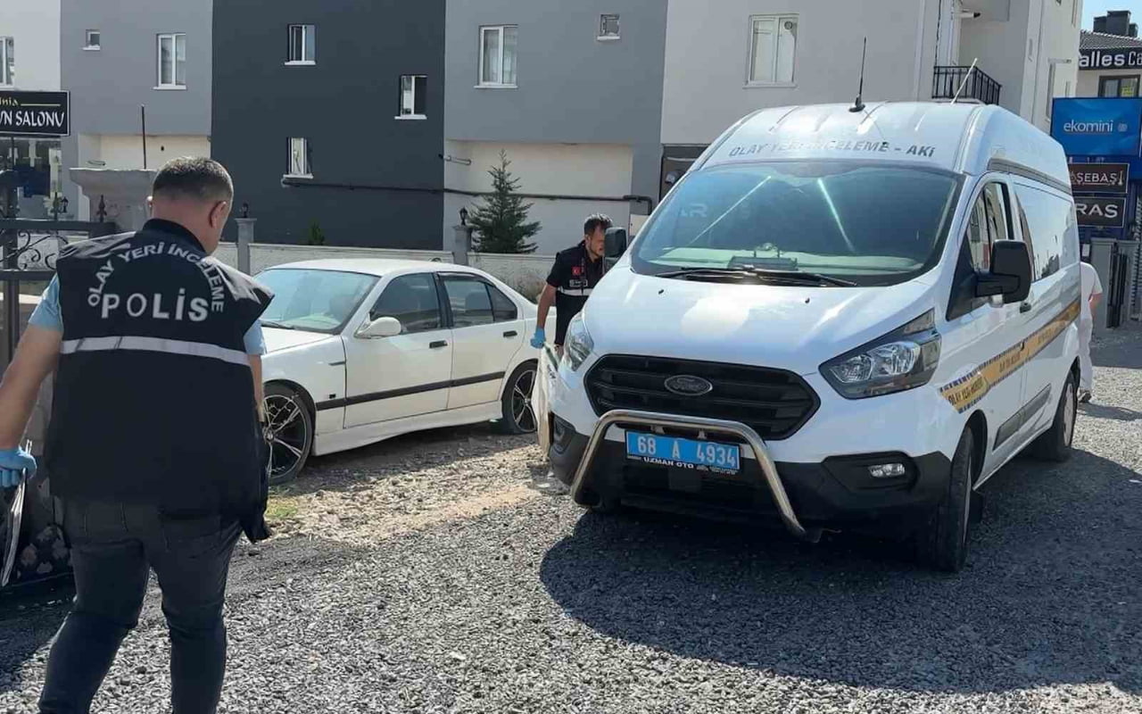 AKSARAY’DA MİNİBÜS DURAĞINDA ŞOFÖRLER ARASINDA ÇIKAN YOLCU KAVGASINDA SİLAHLAR ATEŞLENDİ. KAVGADA...