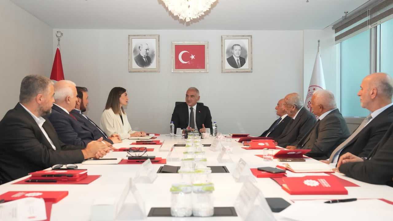 ALEVİ-BEKTAŞİ DANIŞMA KURULU İLK TOPLANTISINI BAKAN ERSOY BAŞKANLIĞINDA GERÇEKLEŞTİRDİ