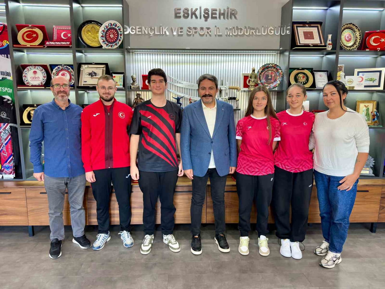 ALMANYA'DA DÜZENLENEN İŞİTME ENGELLİLER GENÇLER BADMİNTON AVRUPA OYUNLARI'NDA ÇİFT KIZLAR...