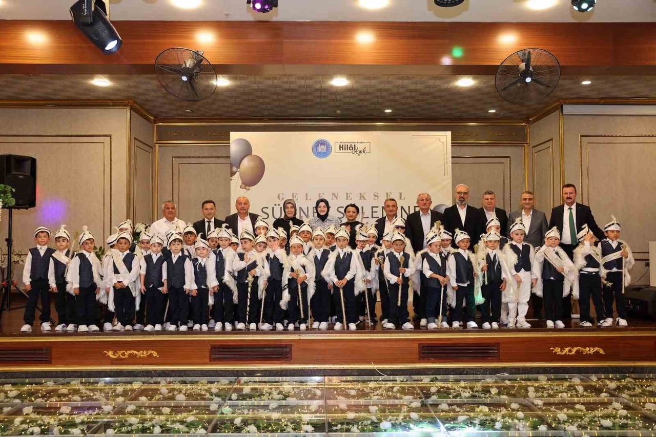 ANKARA'NIN AKYURT İLÇESİNDE HER YIL GELENEKSEL OLARAK GERÇEKLEŞTİRDİĞİ SÜNNET ŞÖLENİ BU YIL DA...