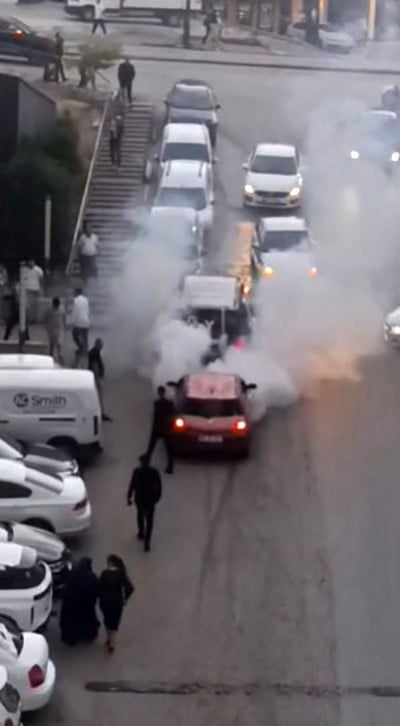 ANKARA'NIN KEÇİÖREN İLÇESİNDE ‘LASTİK YAKMA' OLARAK TABİR EDİLEN ŞEKİLDE PATİNAJ YAPAN VE YOLDAN...