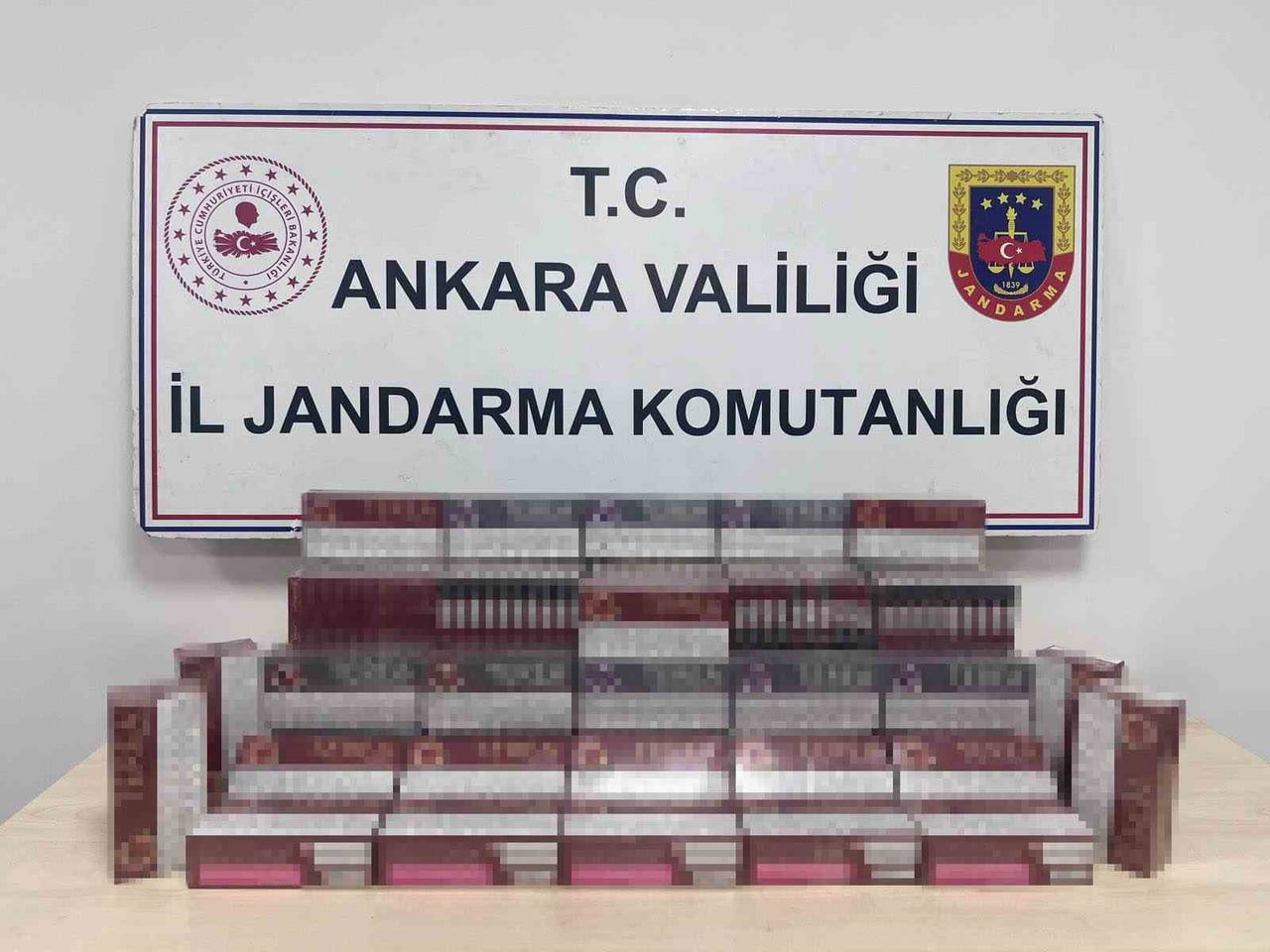 ANKARA’DA JANDARMA EKİPLERİNCE OKUL ÇEVRELERİNDEKİ DENETİMLERİNDE TOPLAM 15 BİN ADET 75 KARTON...