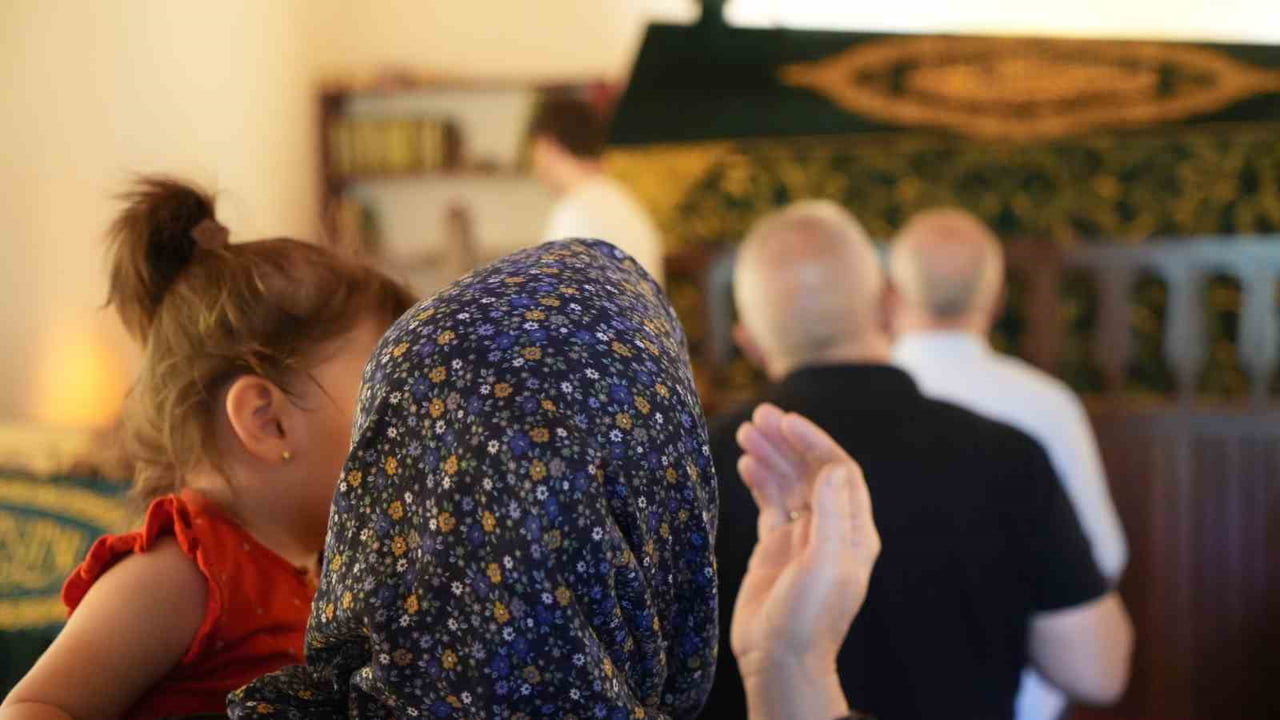 ANKARA’NIN ÇAMLIDERE İLÇESİNDE YER ALAN ŞEYH ALİ SEMERKANDİ TÜRBESİ, ZİYARETÇİLERİN MANEVİ...