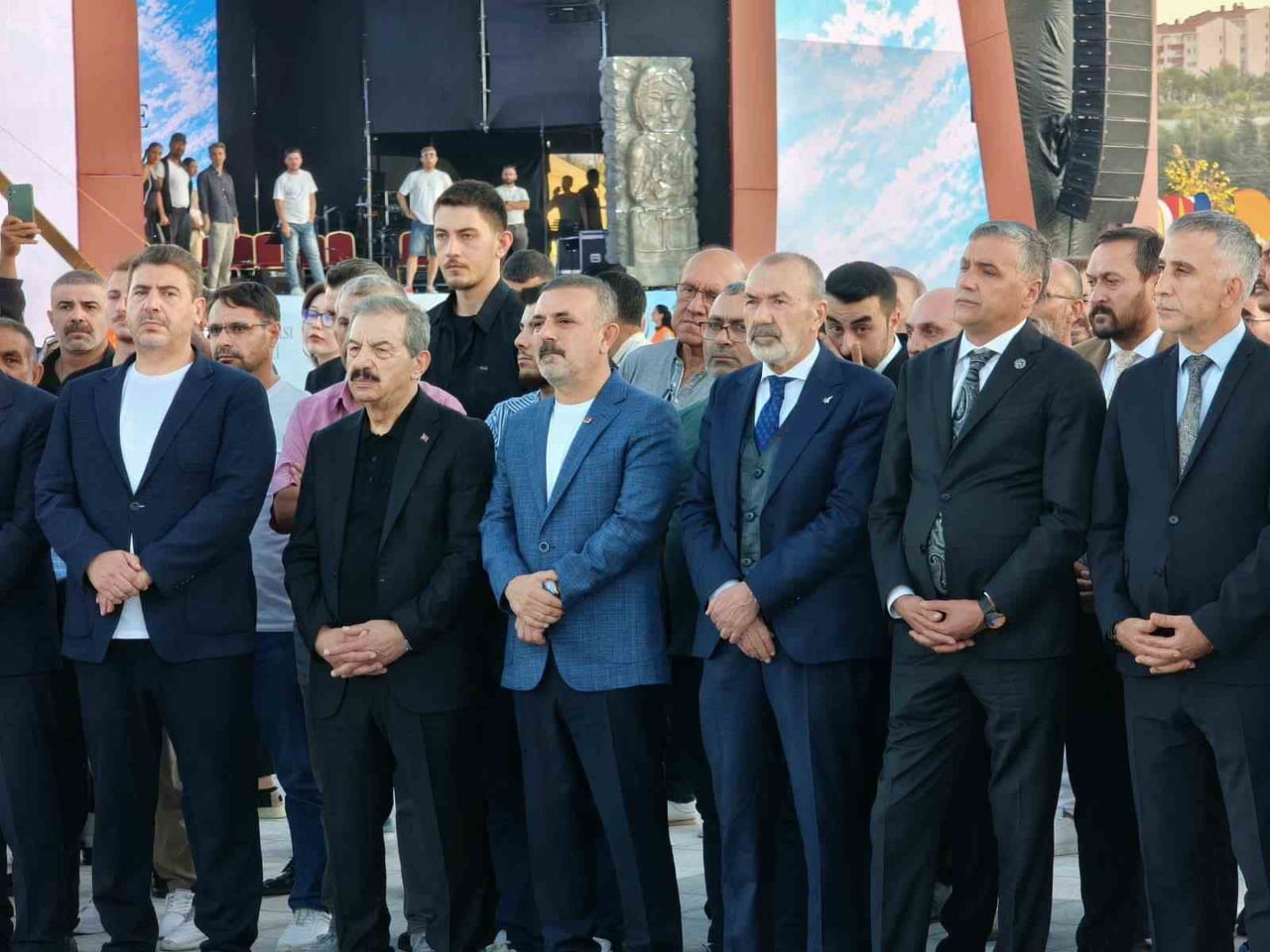ANKARA’NIN SİNCAN İLÇESİNDE DÜZENLENEN TÜRK DÜNYASI FESTİVALİ’NDE, TÜRK DÜNYASINA AİT MÜZİK, DANS...