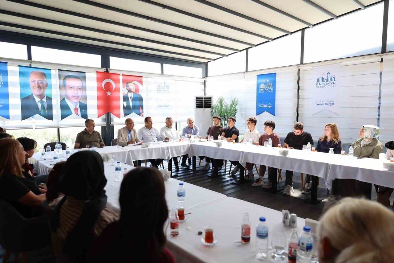ANTAKYA BELEDİYE BAŞKANI İBRAHİM NACİ YAPAR’IN YKS’DE DERECE ELDE EDEN ÖĞRENCİLERLE BİR ARAYA...