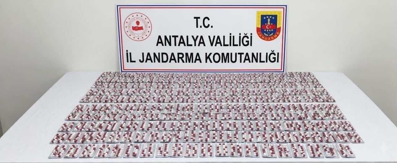 ANTALYA'NIN MANAVGAT İLÇESİNDE DÜZENLENEN OPERASYONDA 3 BİN SENTETİK HAP ELE GEÇİRİLDİ, 2 ŞÜPHELİ...