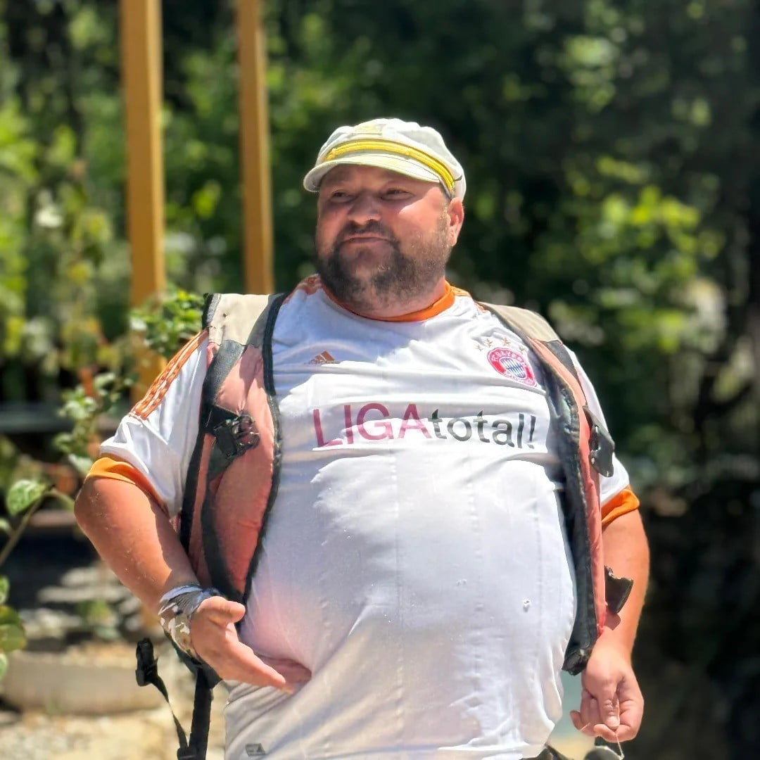 ANTALYA'NIN MANAVGAT İLÇESİNDE YAŞAYAN VE MAHALLE SAKİNLERİNİN GÜNLÜK İŞLERİNE YARDIM EDEREK...