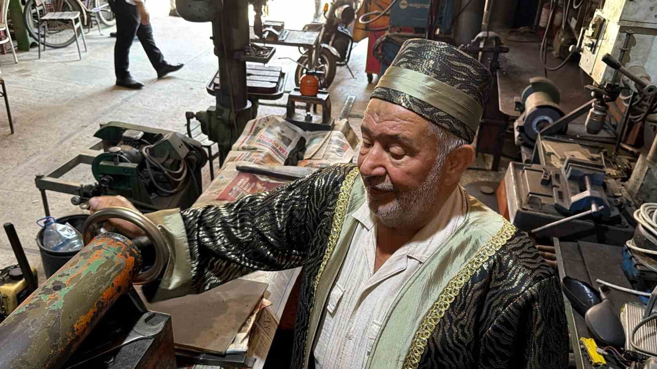 ANTALYA’DA DÜZENLENEN AHİLİK HAFTASI KUTLAMALARINDA, ALANYA’DA 45 YILDIR TORNACILIK MESLEĞİNİ...