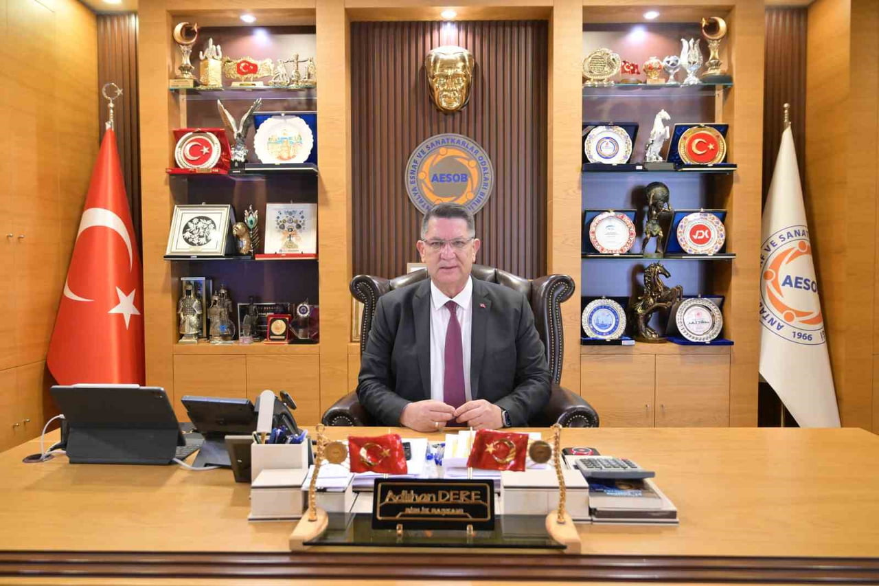 ANTALYA ESNAF VE SANATKARLAR ODALARI BİRLİĞİ (AESOB) BAŞKANI ADLIHAN DERE, YENİ YASAMA YILI ÖNCESİ...