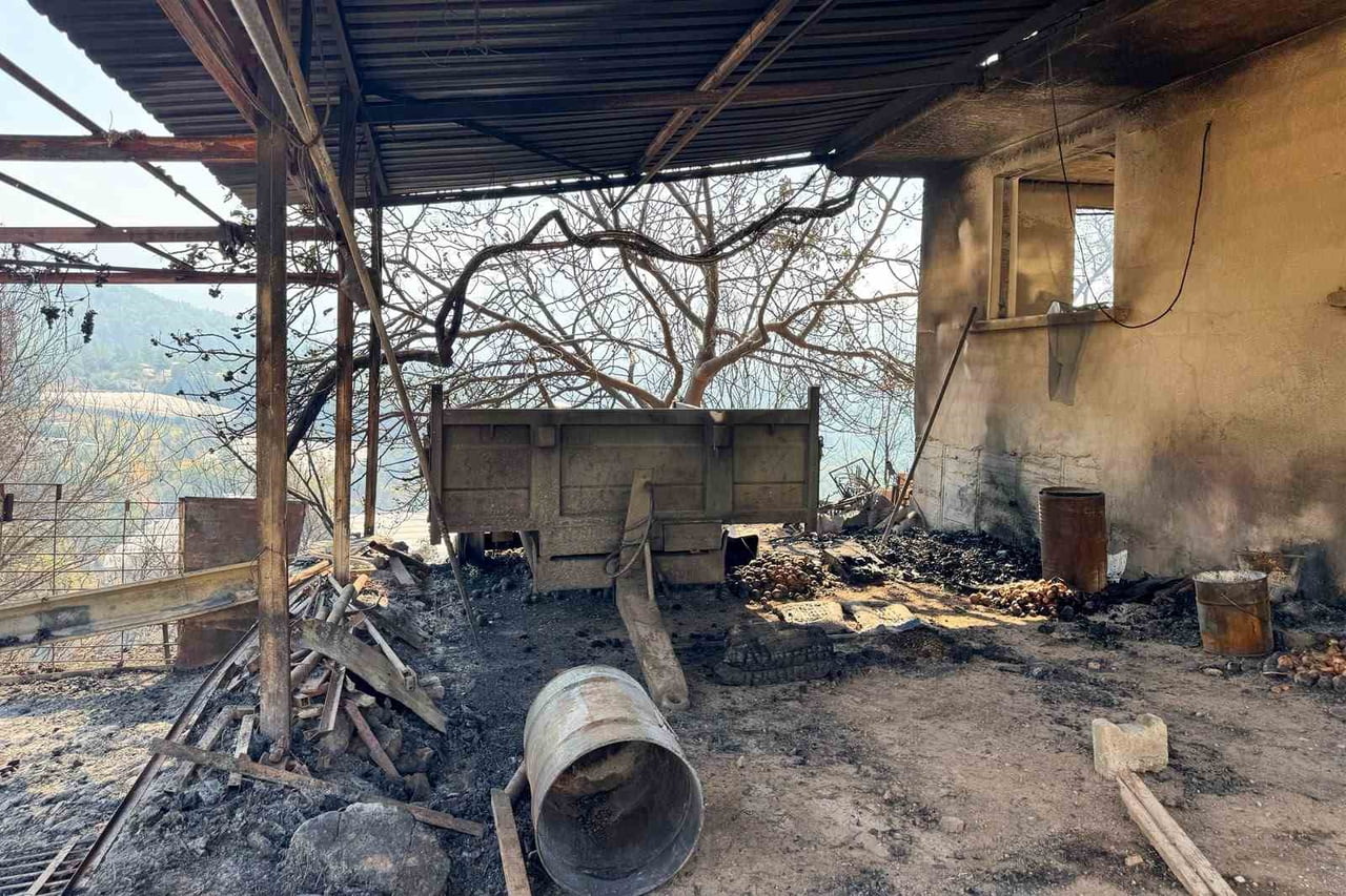 ANTALYA’NIN  KUMLUCA İLÇESİNDE DÜN ÇIKAN ORMAN YANGINI, EKİPLERİN HAVADAN VE KARADAN MÜDAHALESİNİN...