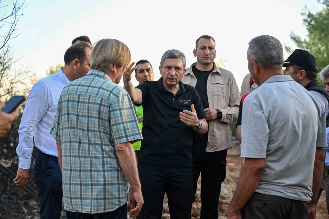 ANTALYA VALİSİ HULUSİ ŞAHİN, AKSU VE KUMLUCA'DAKİ ORMAN YANGINLARINA İLİŞKİN SON DURUMU PAYLAŞTI....