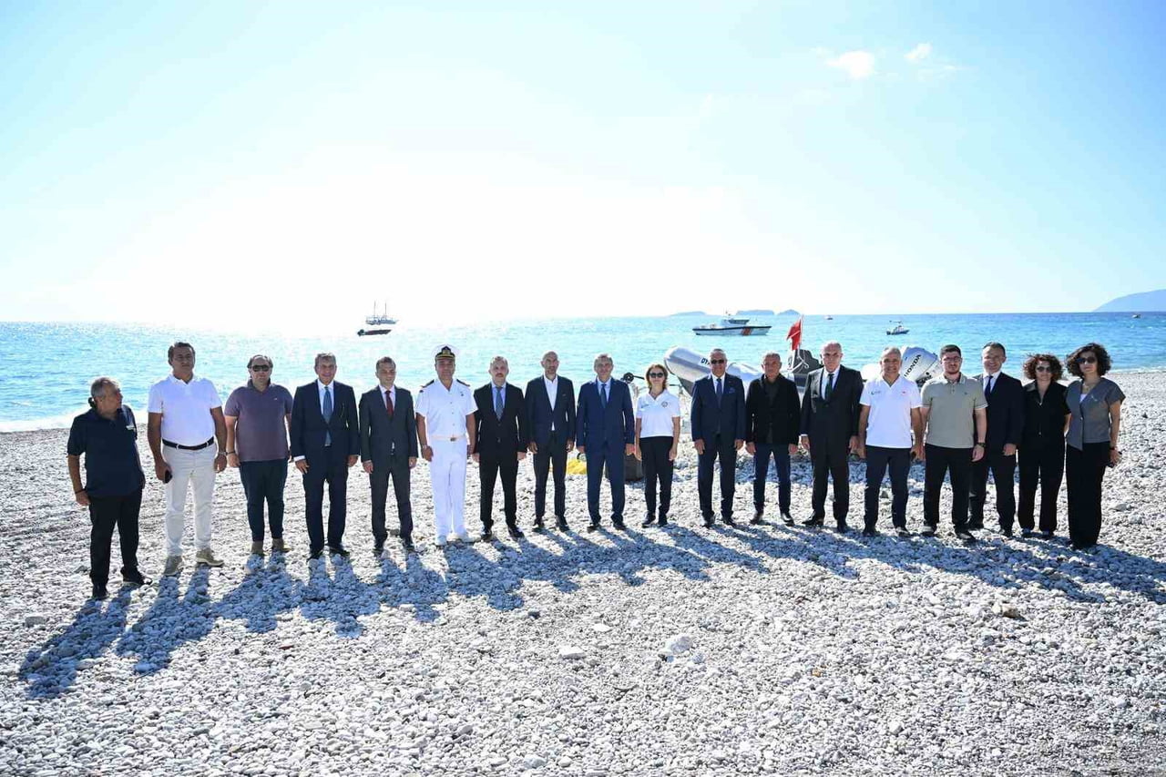ANTALYA VALİSİ HULUSİ ŞAHİN, ANTALYA MAVİ AKDENİZ İNİSİYATİFİ KAPSAMINDA KEMER TEKİROVA SAHİLİ’NDE...