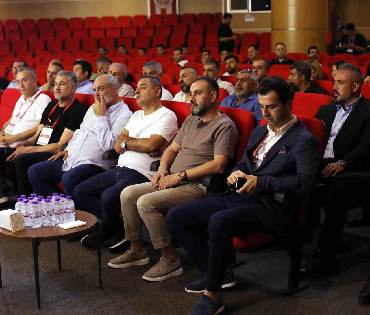 ANTALYASPOR'DA GERÇEKLEŞTİRİLEN OLAĞAN GENEL KURUL'DA MUSTAFA ERGÜN BAŞKANLIĞINDAKİ YENİ YÖNETİM...