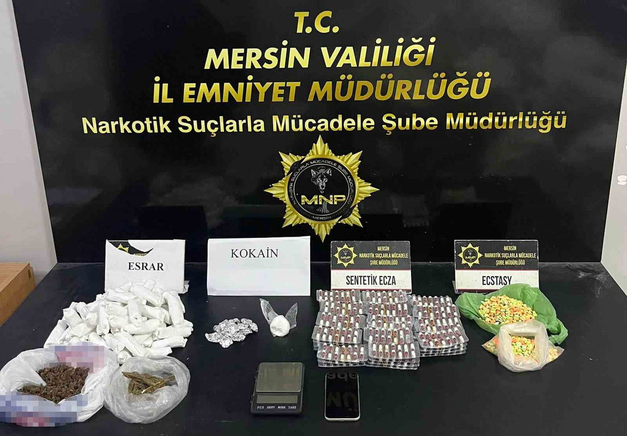 ARAMALARDA 257 BİN 762 ADET SENTETİK ECZA, BİN 265 ADET UYUŞTURUCU HAP, ÇEŞİTLİ MİKTARLARDA...