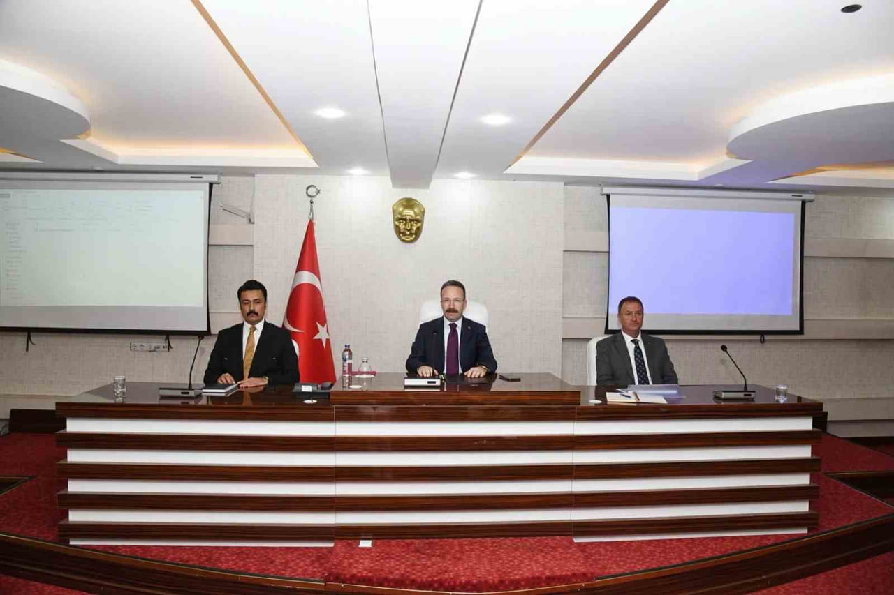 ARDAHAN'DA 2026-2027 EĞİTİM ÖĞRETİM YILI OKUL GÜVENLİĞİ TOPLANTISI YAPILDI.(OLGUN...