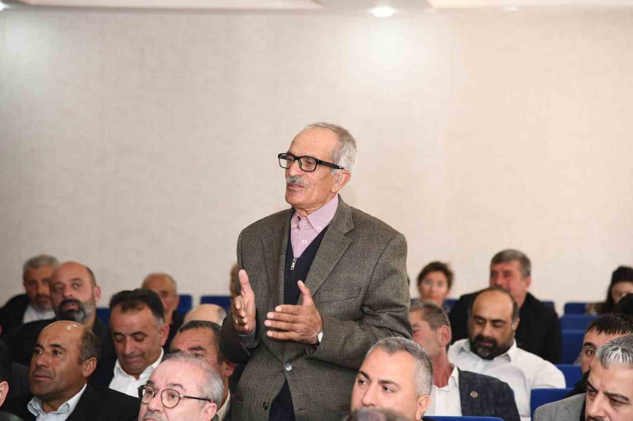 ARDAHAN'DA MUHTARLAR TOPLANTISI GERÇEKLEŞTİRİLDİ. (OLGUN YILDIZ/ARDAHAN-İHA)