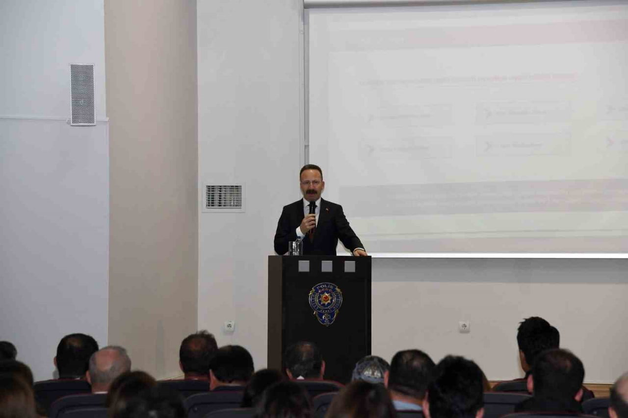 ARDAHAN'DA OKUL GÜVENLİĞİ TOPLANTISI GERÇEKLEŞTİRİLDİ. (OLGUN YILDIZ/ARDAHAN-İHA)