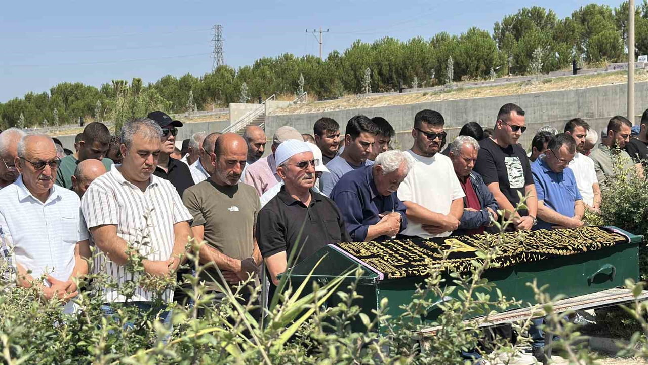 ARPAĞ İÇİN SULTAN DERE MEZARLIĞI'NDA CENAZE NAMAZI KILINDI.