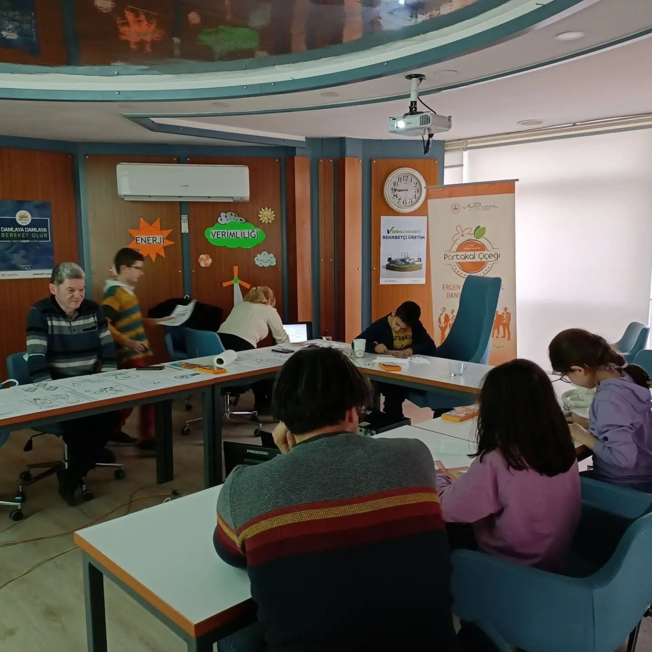 (ARŞİV FOTO) - AYDIN’DA DERS ÇALIŞIRKEN ODAKLANMAKTA ZORLANAN, DİKKATİNİ SÜRDÜRMEKTE GÜÇLÜK ÇEKEN...