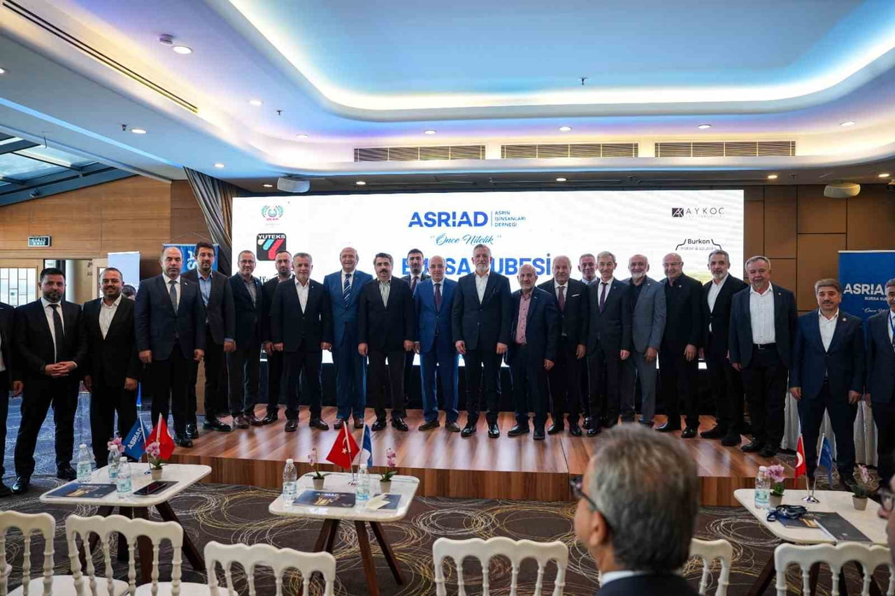 ASRİAD BURSA ŞUBESİ’NDE BAYRAK DEĞİŞİMİ YAŞANDI. MEHMET KARAKOYUN’DAN GÖREVİ DEVRALAN YÜKSEL UĞUR...