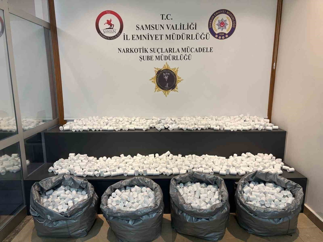 ATAKUM İLÇESİNDE DÜZENLENEN UYUŞTURUCU OPERASYONUNDA BİR ARACIN VE İKAMETİN ARANMASINDA 130 BİN...