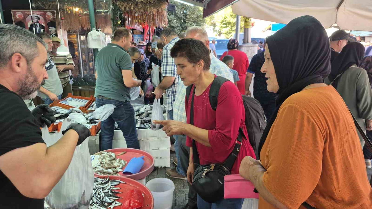 AV SEZONUN BAŞLAMASIYLA TEZGAHLARI TANESİ 200 TL İLE DOLDURAN PALAMUTUN TANESİ, BARTIN'DA 60 TL'YE...