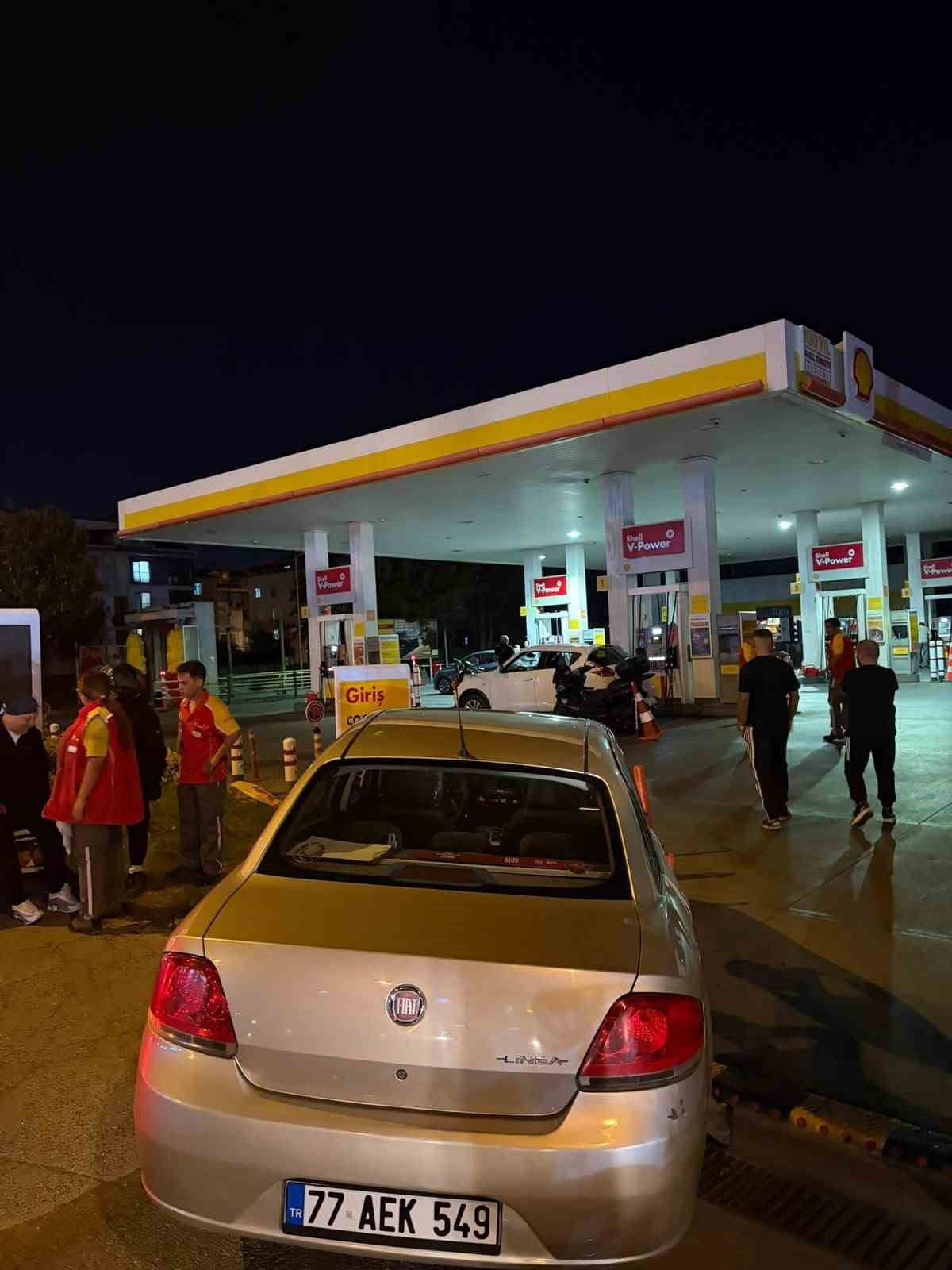 AVCILAR’DA MOTOSİKLETİYLE EVİNE GİTMEK İSTEYEN 45 YAŞINDAKİ KORAY KARATAŞ, E-5 ÜZERİNDEN YAN YOLA...