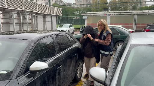 AVM'den 20 bin liralık giyim eşyası çalan kadın yakalandı