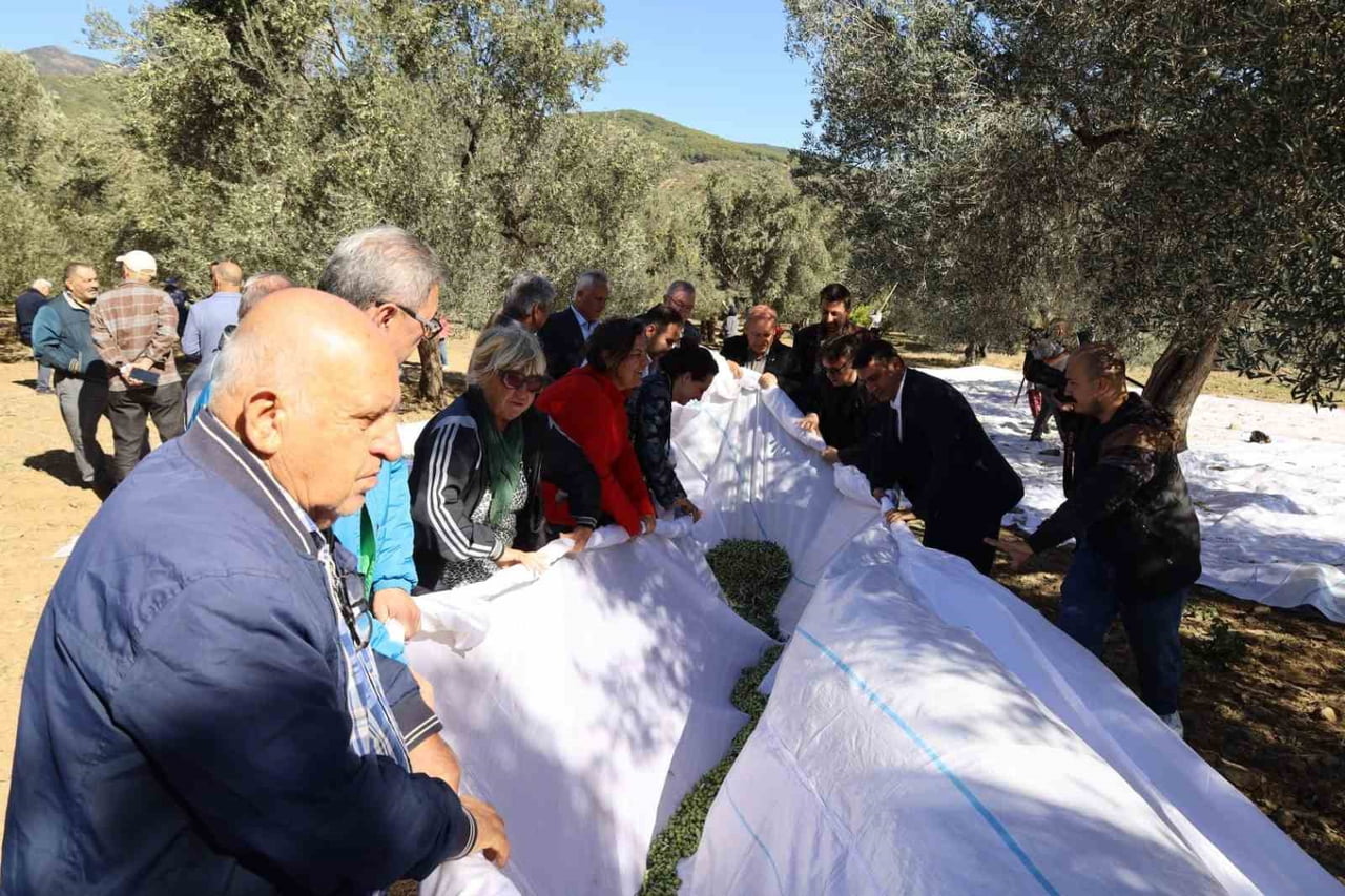 AVRUPA BİRLİĞİ (AB)’NDEN COĞRAFİ İŞARET TESCİLLİ EDREMİT ZEYTİNYAĞI’NI GENİŞ KİTLELERE DUYURMAK...