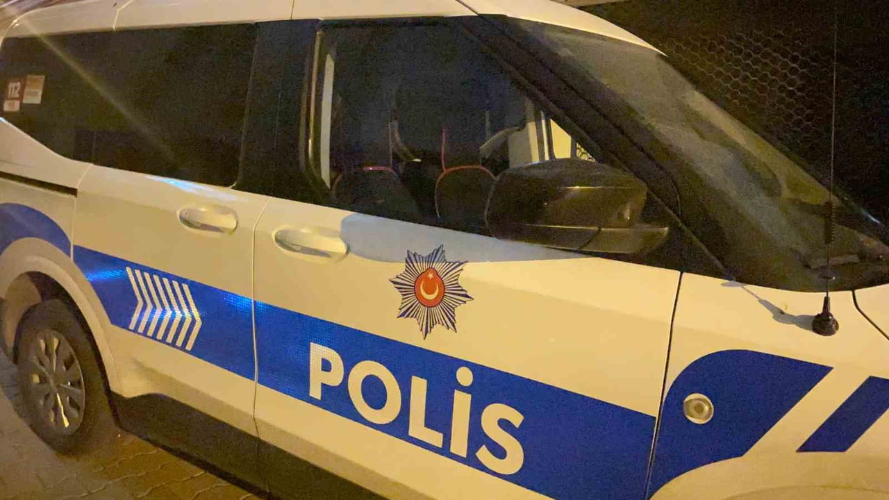 AYDIN'IN EFELER İLÇESİNDE İKİ KİŞİ ARASINDA ÇIKAN SİLAHLI KAVGADA 1 KİŞİ YARALANDI.