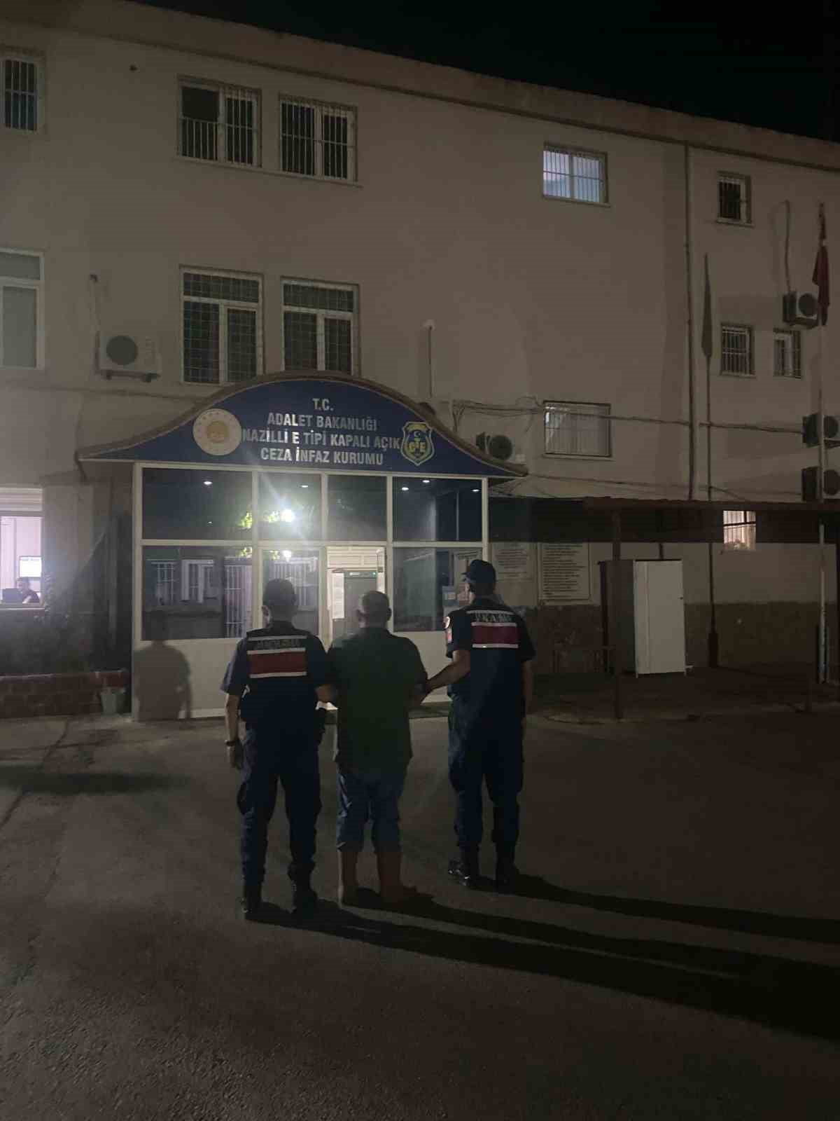 AYDIN'IN KUYUCAK İLÇESİNDE ORMANLIK ALANA KENEVİR EKTİĞİ BELİRLENEN ŞÜPHELİ, BİTKİLERİN BAKIMINI...