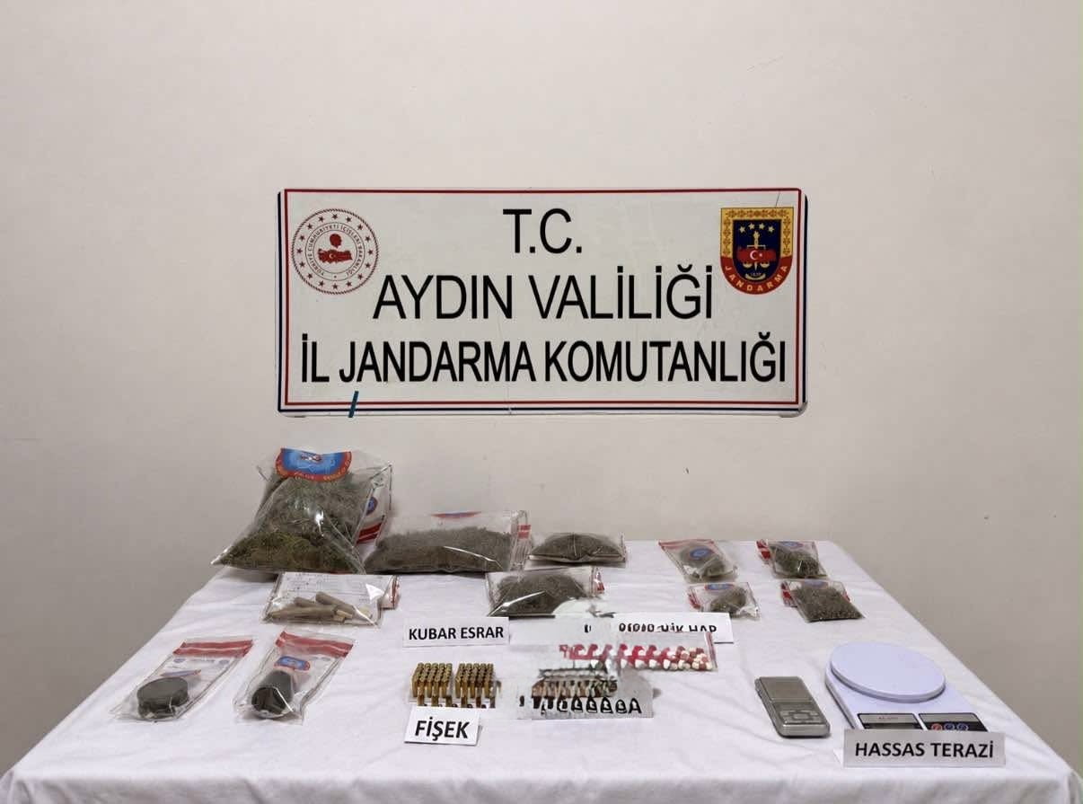 AYDIN'IN SÖKE İLÇESİNDE İKİ AYRI ADRESE EŞ ZAMANLI OLARAK UYUŞTURUCU OPERASYONU DÜZENLENDİ...