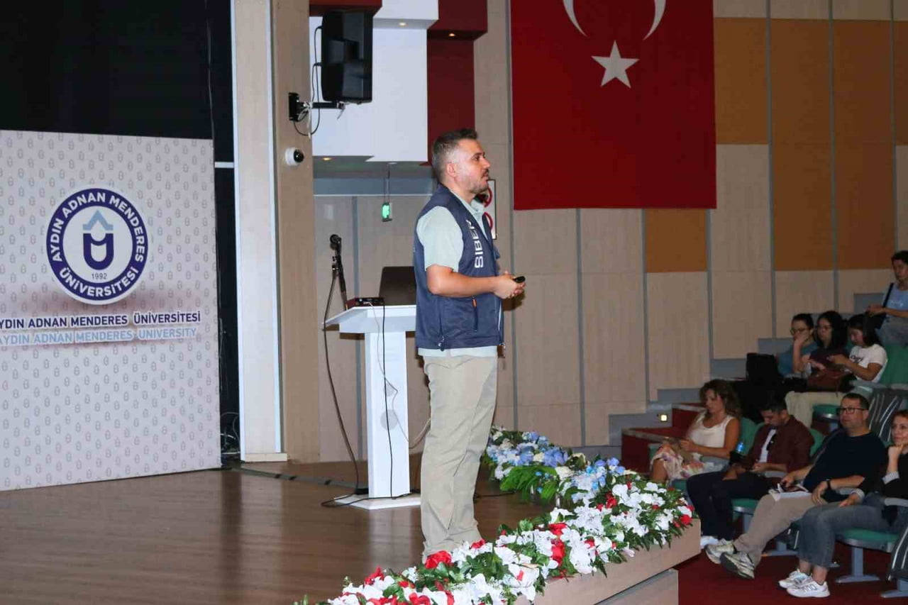 AYDIN ADNAN MENDERES ÜNİVERSİTESİ TIP FAKÜLTESİ’NDE ORYANTASYON PROGRAMINA KATILAN ÖĞRENCİLERE...