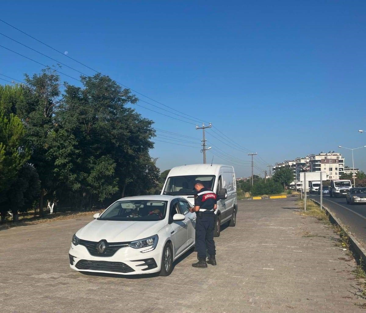 AYDIN İL JANDARMA KOMUTANLIĞI EKİPLERİNCE ARANAN ŞAHISLARIN YAKALANMASINA YÖNELİK GERÇEKLEŞTİRİLEN...
